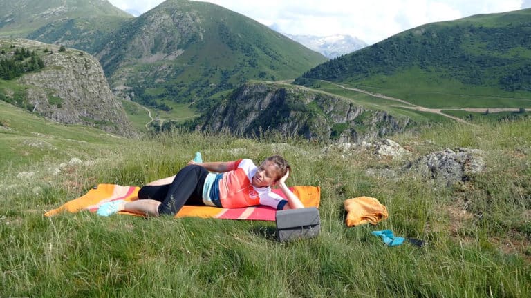 Yin Yoga für Radfahrer: Liegende Katze