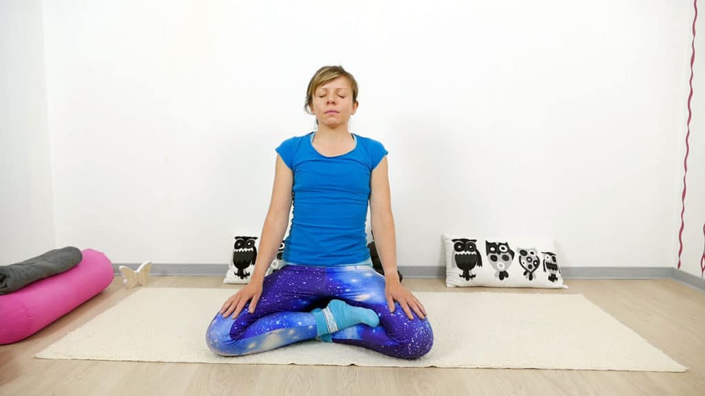 Yin Yoga Vishudda Chakra - Sitzende Meditation